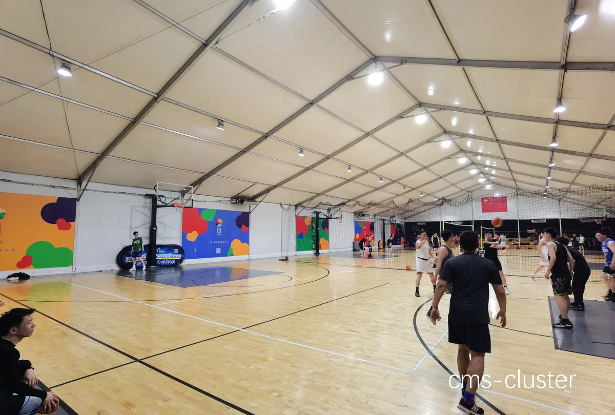 篮球场休息区常见安全隐患