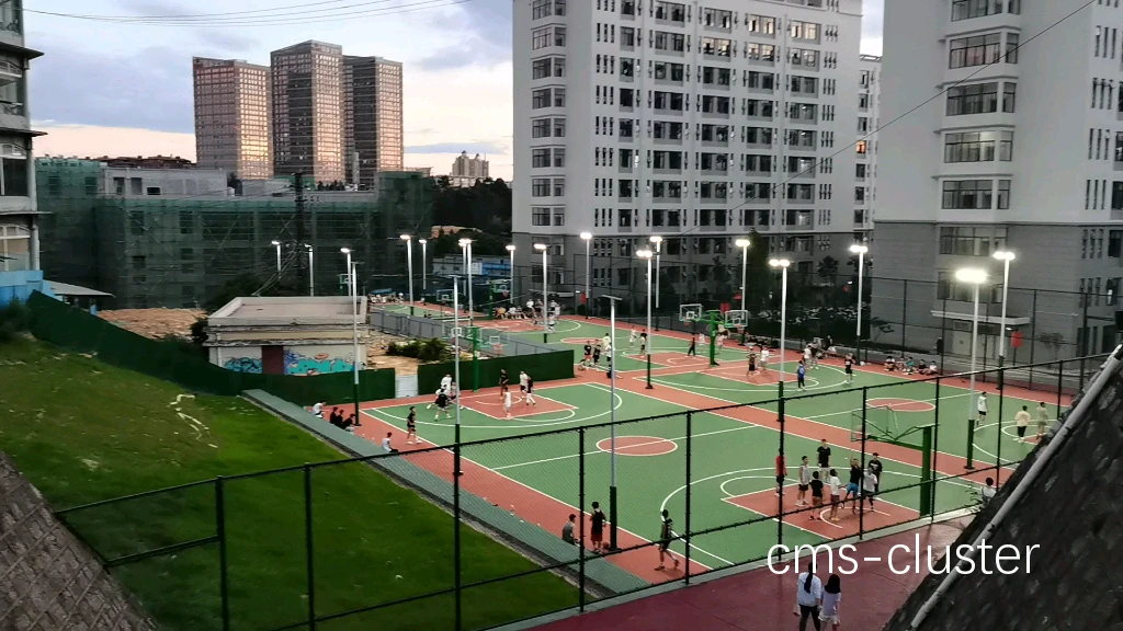 大学篮球场改造前后对比