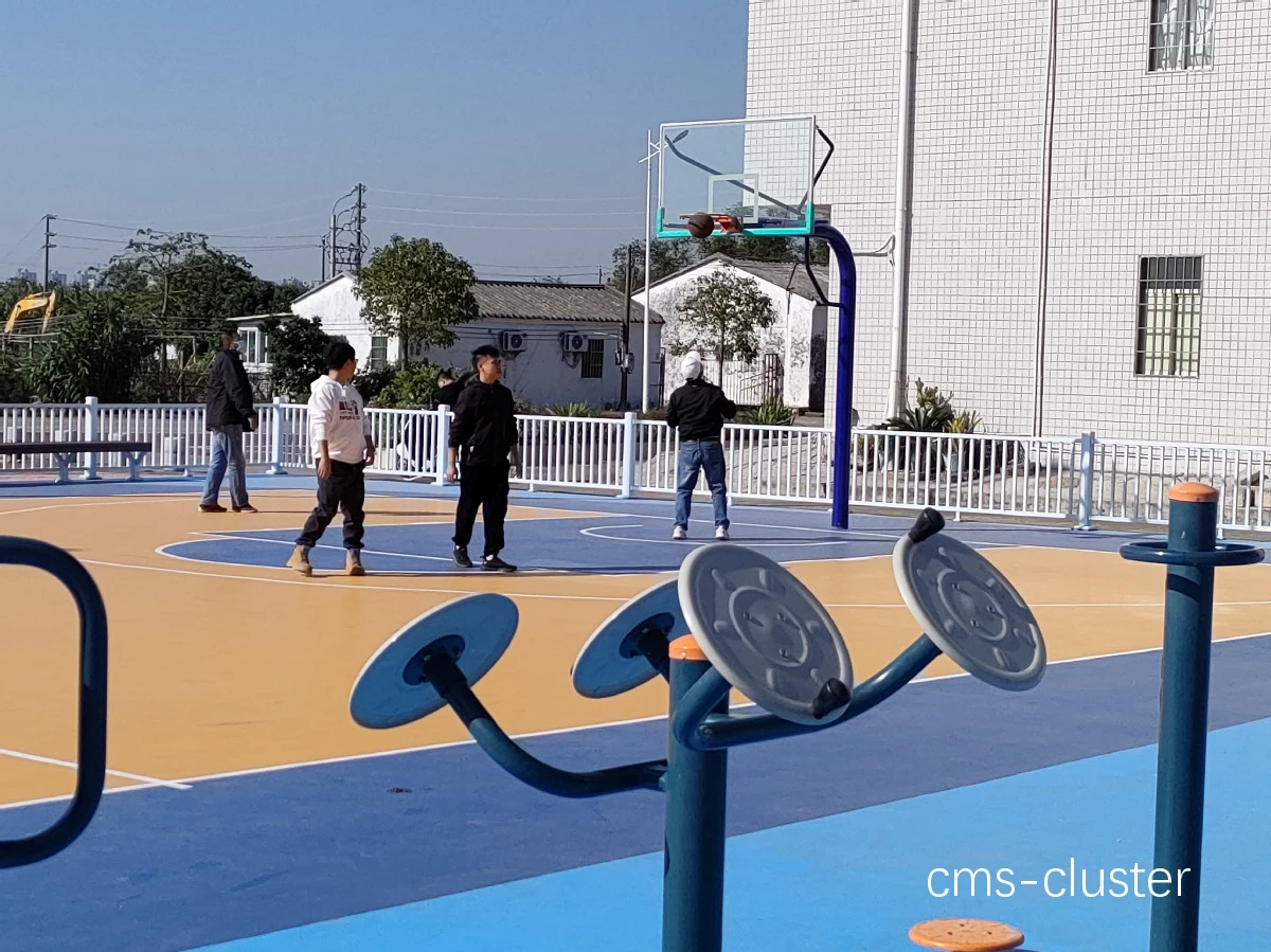 社区公园篮球场