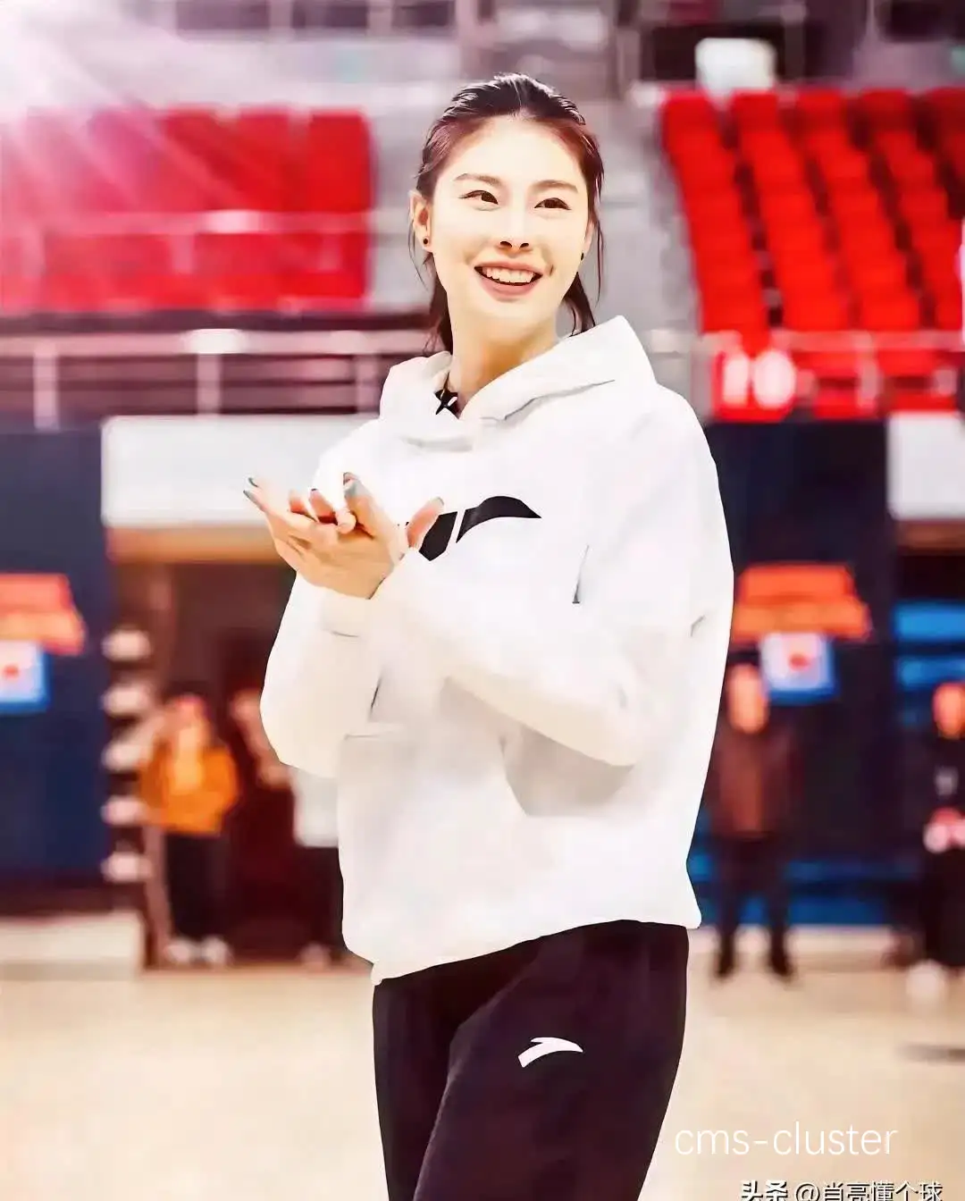 女性篮球运动员对篮球馆楼梯的期望是什么?