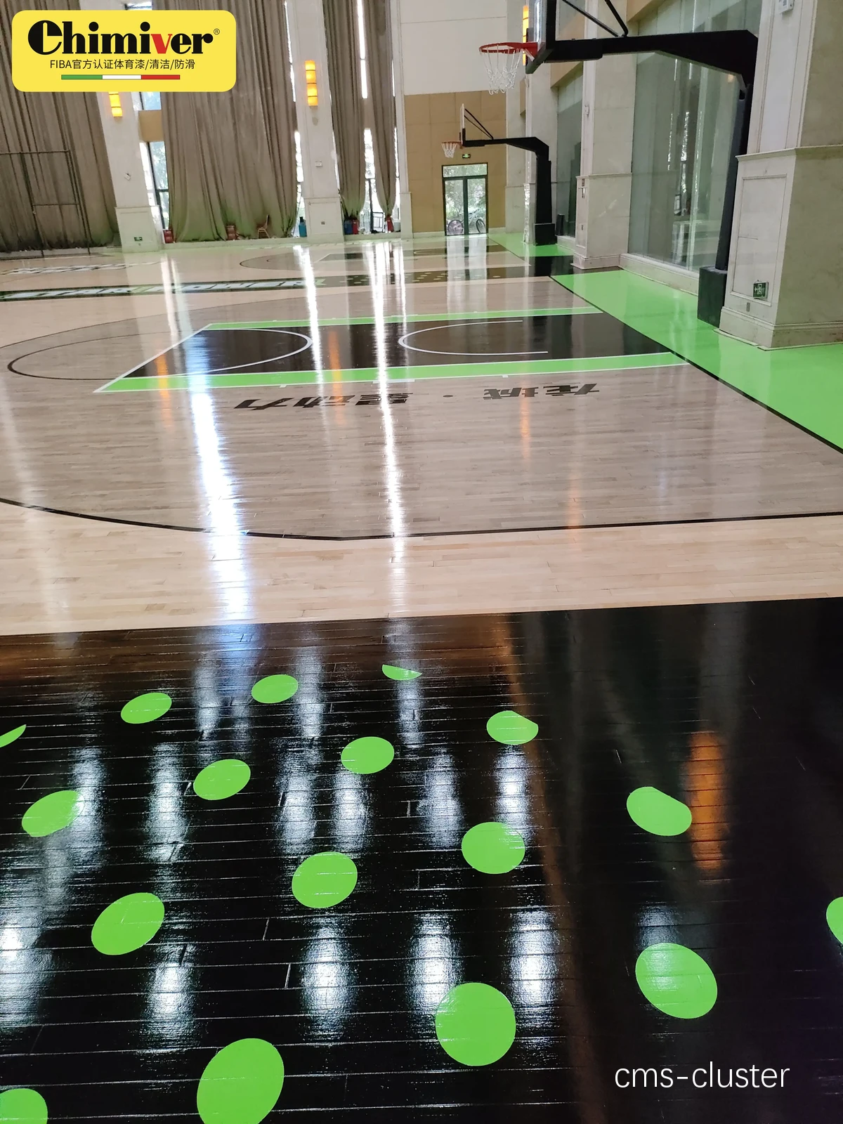 如何维护篮球场儿童游乐区的清洁与卫生