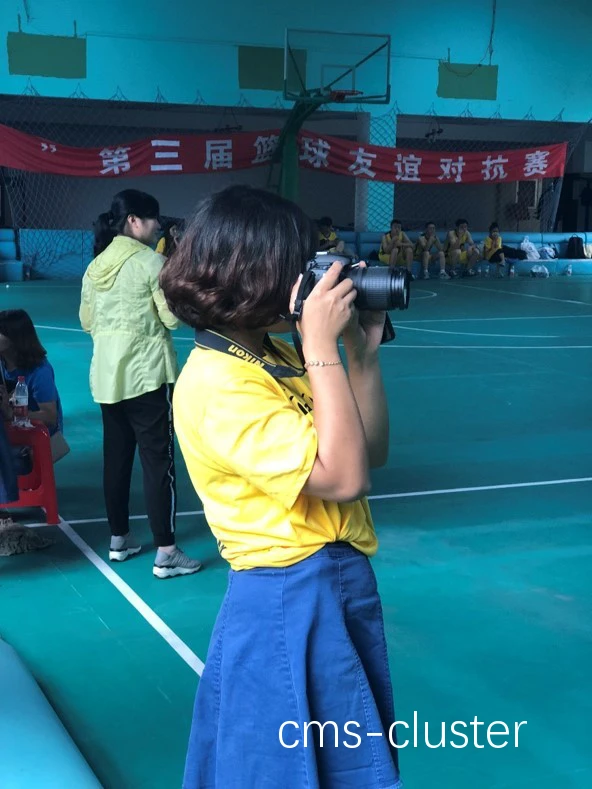 专业摄影师对篮球场记者席有什么特殊需求?