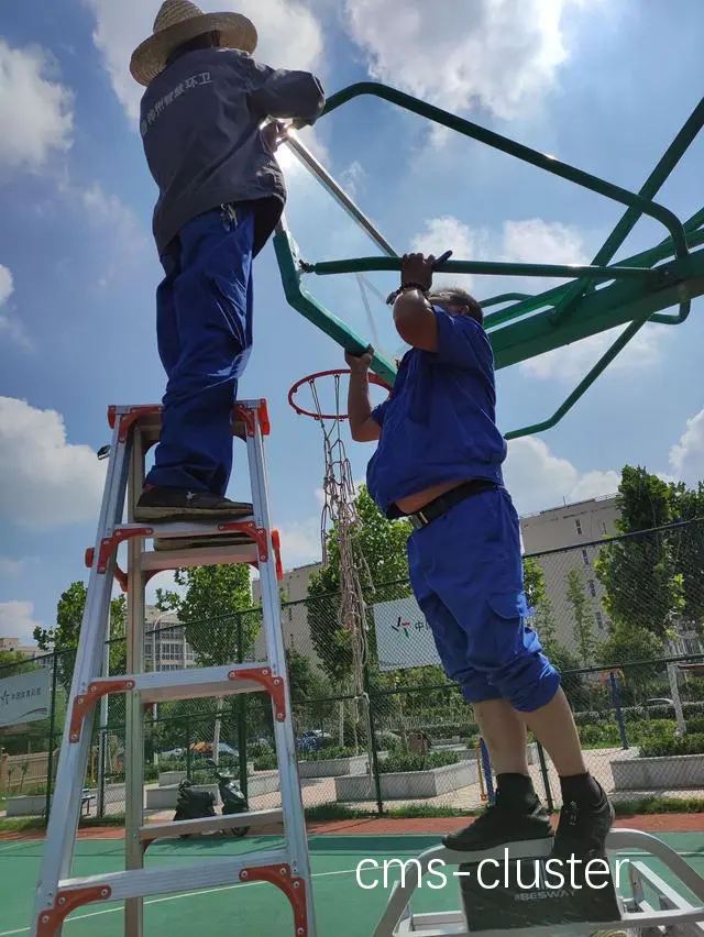 专业篮球队使用的篮球场地维修工具