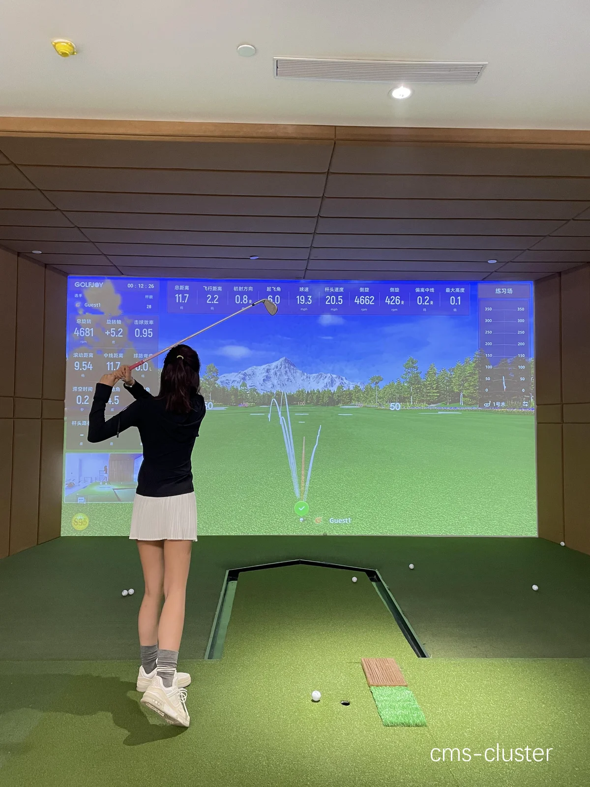 女性篮球运动员青睐的高尔夫练习场