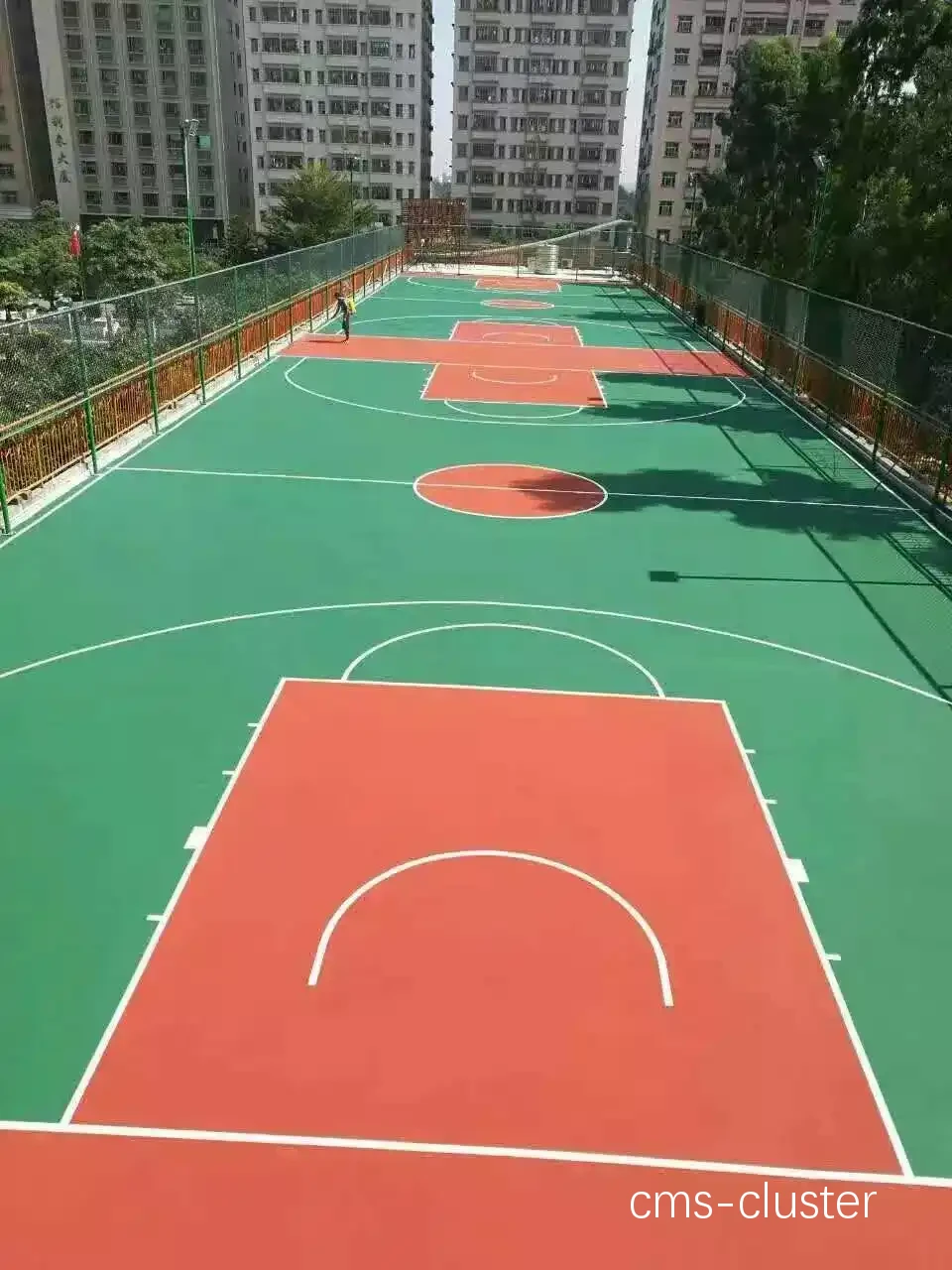 环保材料在篮球场地中的应用案例有哪些?