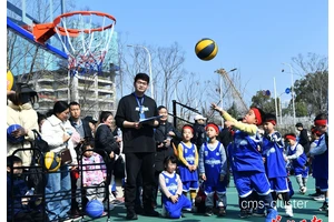  如何优化青少年篮球比赛中的媒体区布置：策略与建议