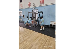  如何安全地在橄榄球场上进行篮球活动：老年人的指南