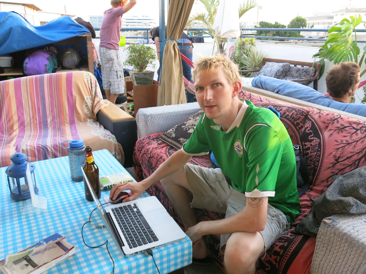 How much does a quant trader earn?