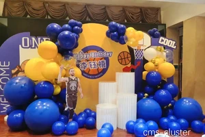  如何布置篮球场以举办完美的送别仪式？