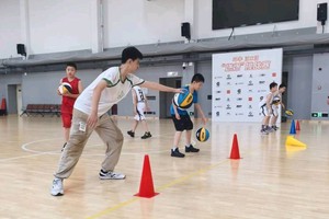  青少年篮球训练营对更衣室的要求是什么？如何打造理想的训练环境