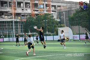  篮球场设施防晒霜选择的重要性及策略：保障运动员健康与设备耐用性的关键