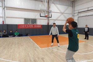  如何确保老年人在垒球场安全地进行篮球活动：实用指南与策略
