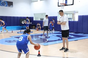  青少年篮球队员在哪里可以观看电影：最佳场地推荐与策略分析