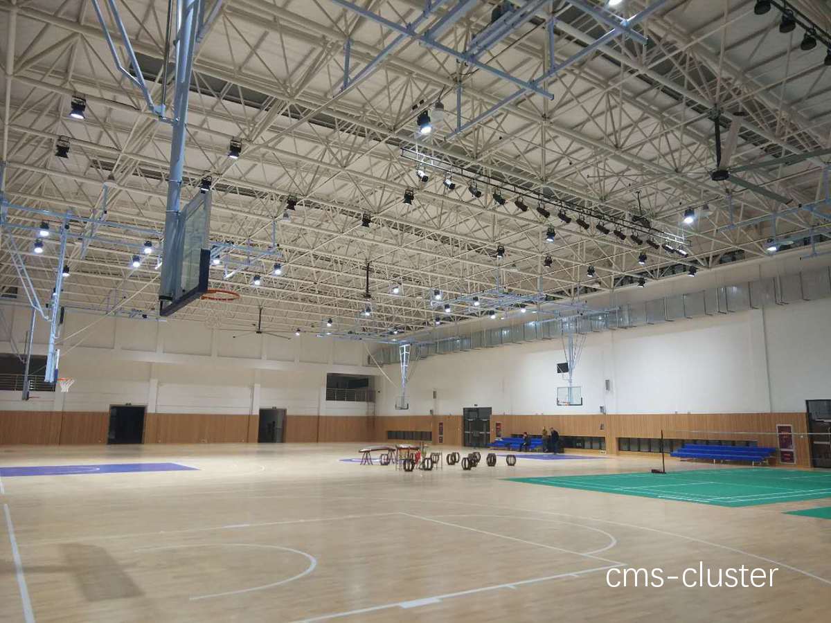 为什么篮球场灯光的角度会影响比赛效果