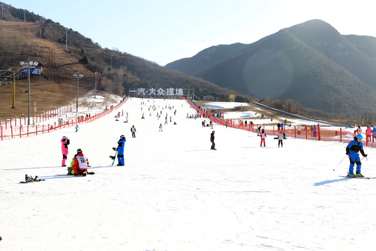 滑雪场如何通过篮球设施吸引更多游客